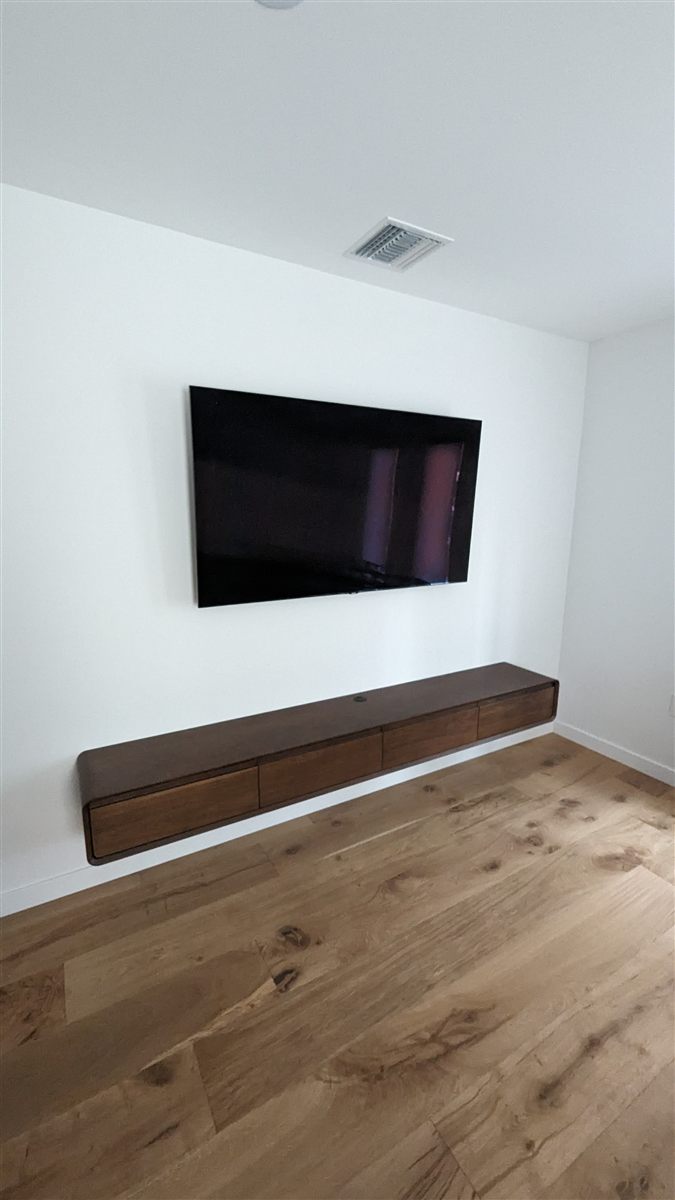 Floating media unit project